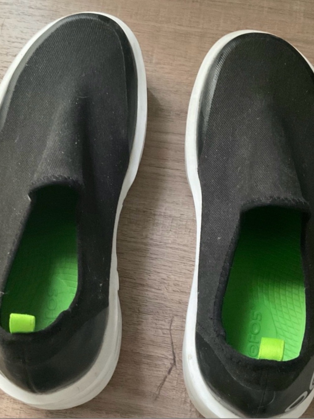 OOFOS OOmg Eezee low Black Slip-On Athletic Shoes.  Gently used SZ 7.5 - Picture 8 of 8